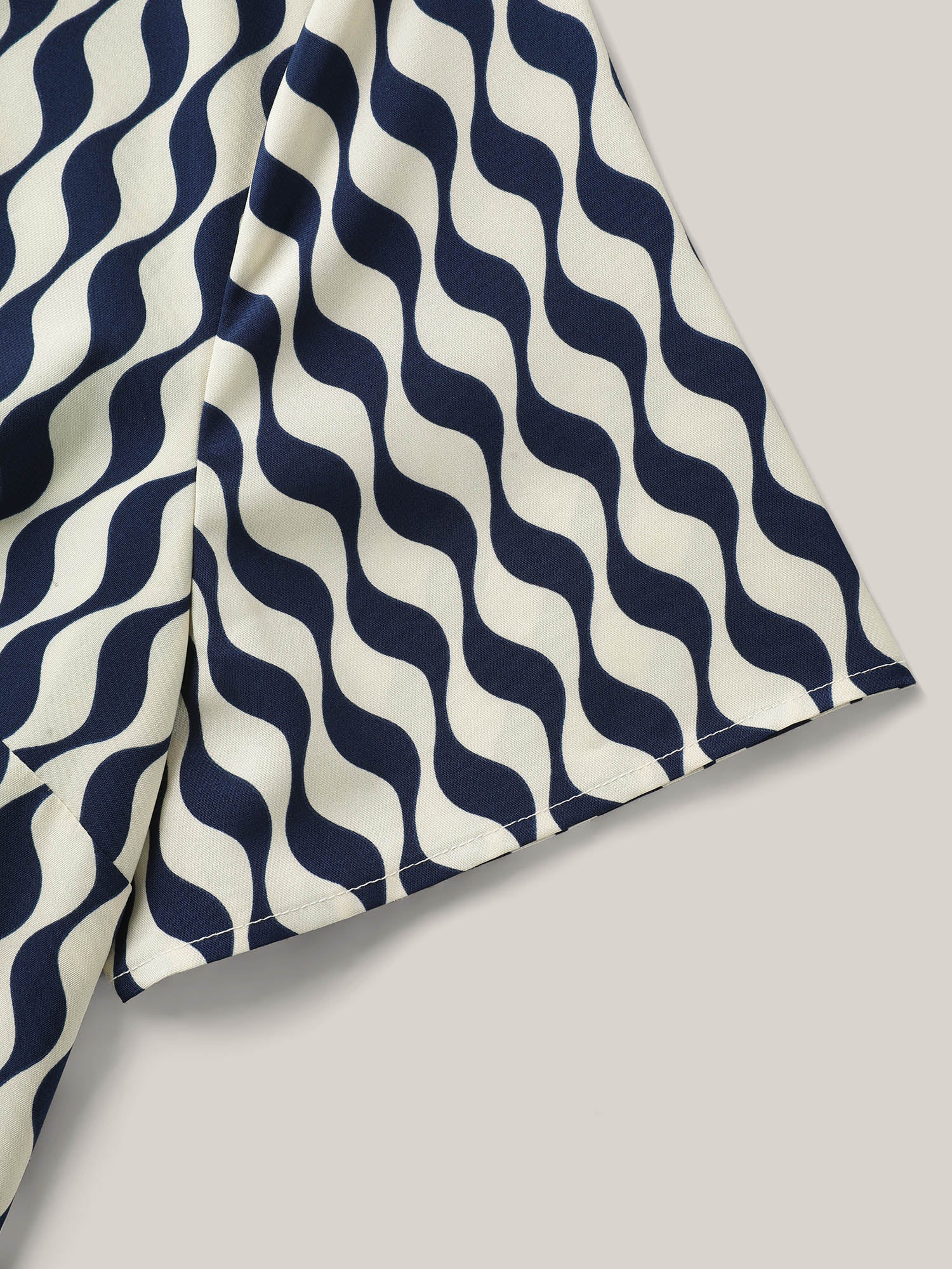 Wavy Print Asymmetrical Neckline Blouse - Image 7