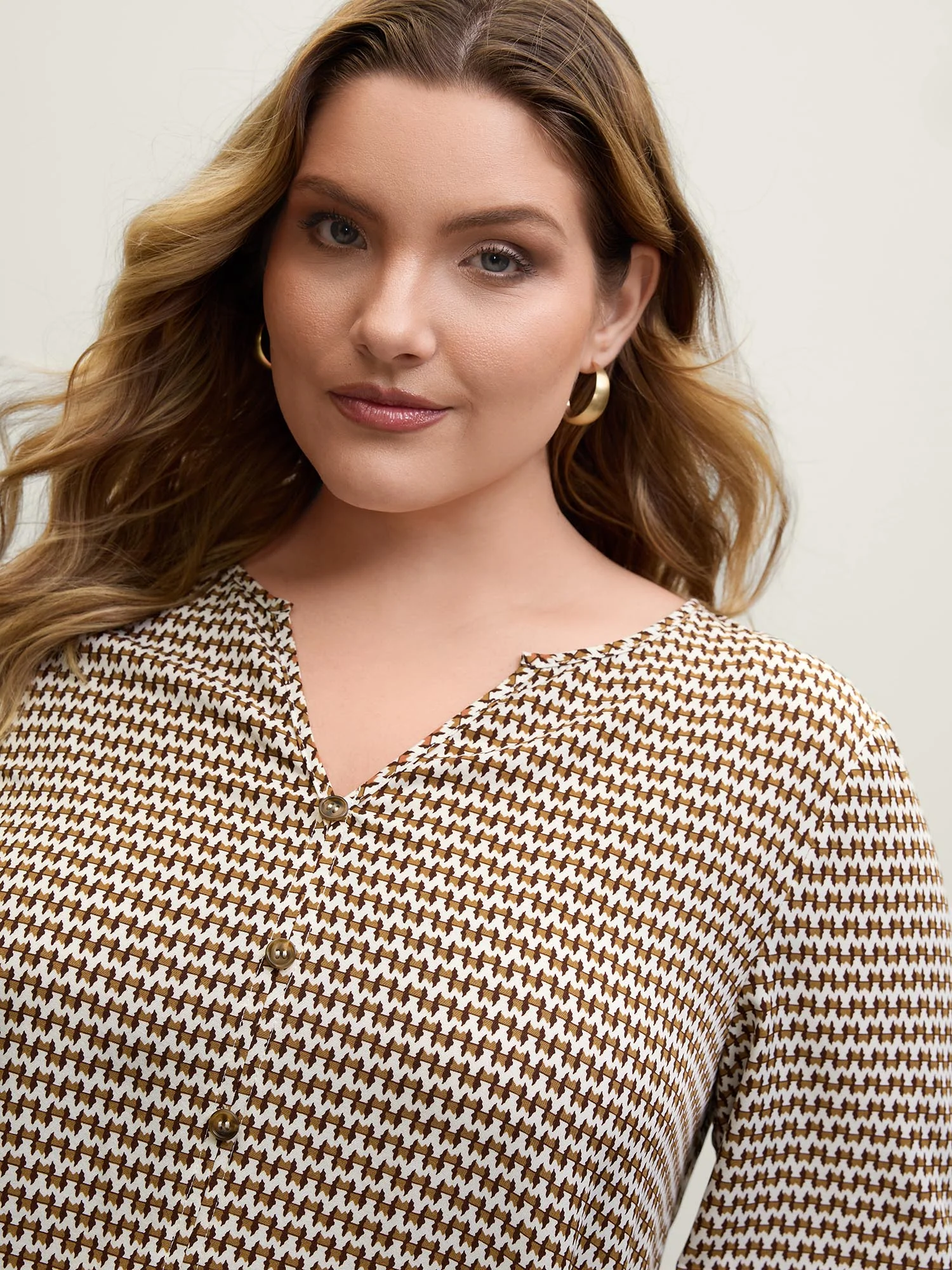 Wavy Stripe Button Detail Split Neck Blouse - Image 2