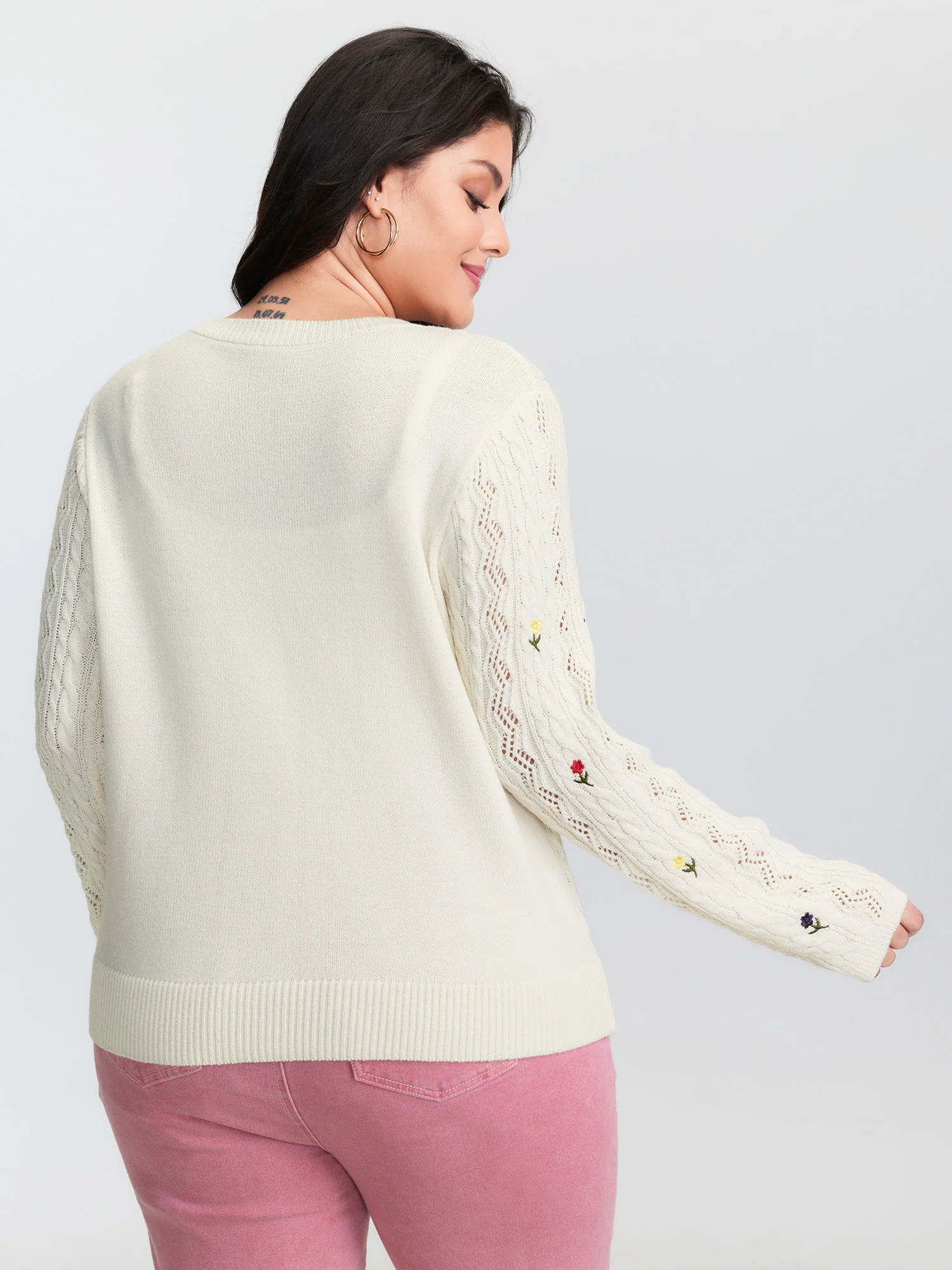 Wavy Textured Button Knit Cardigan - Image 4