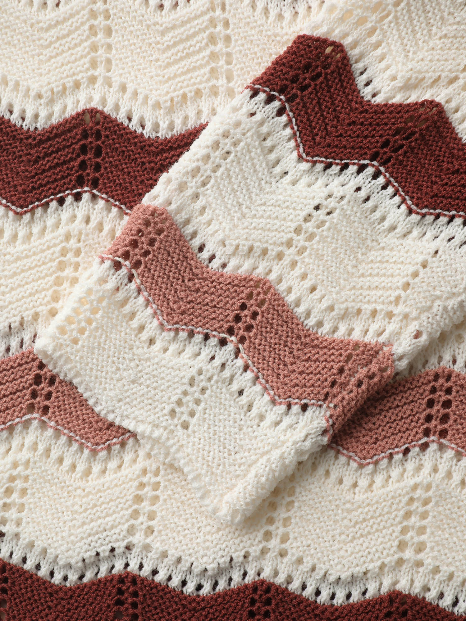 Wavy Textured Stripes Cut-Out Lightweight Pullover - Image 5