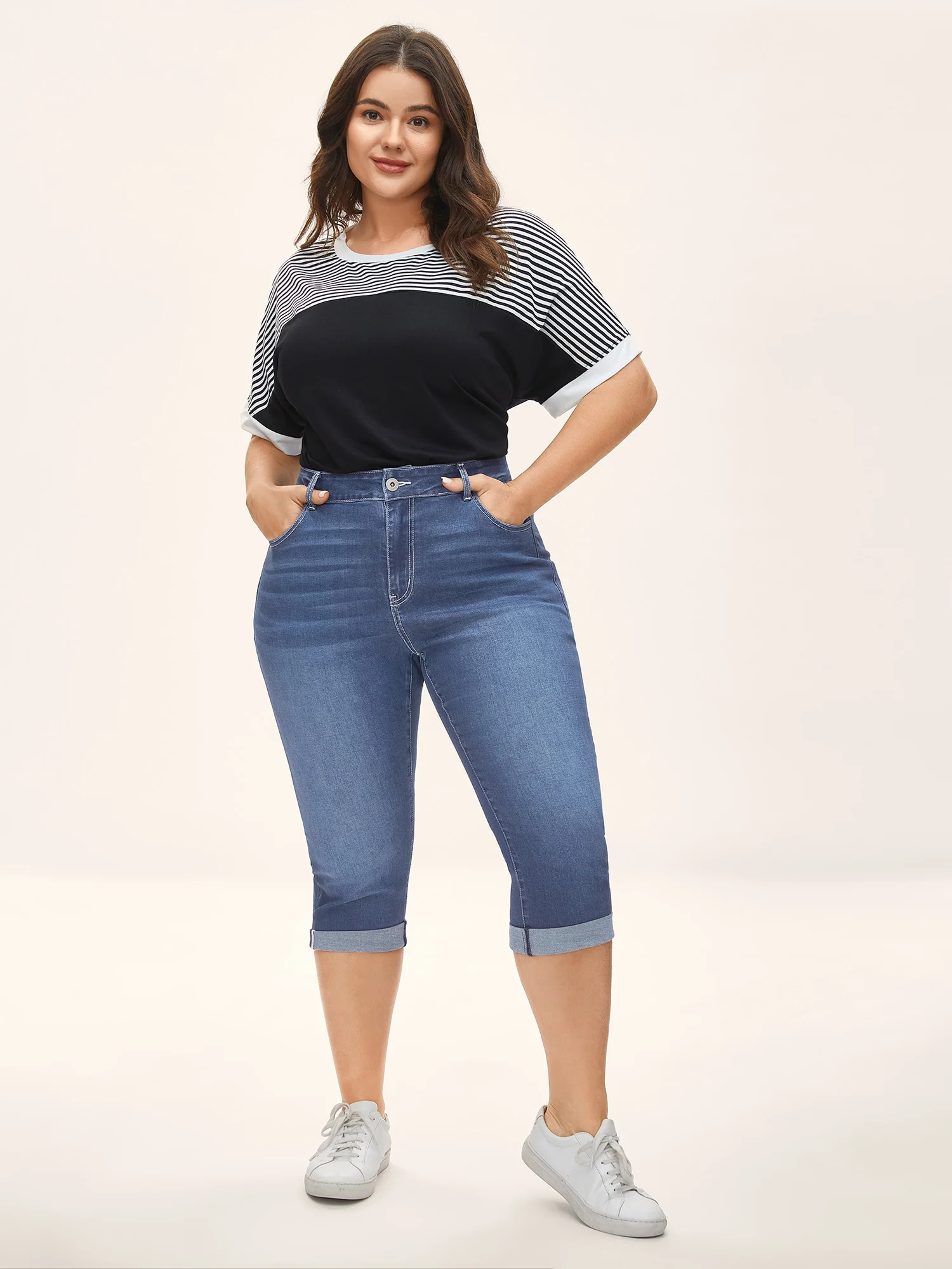Folded Hem High-Rise Skinny-Fit Capri Jeans - Image 20