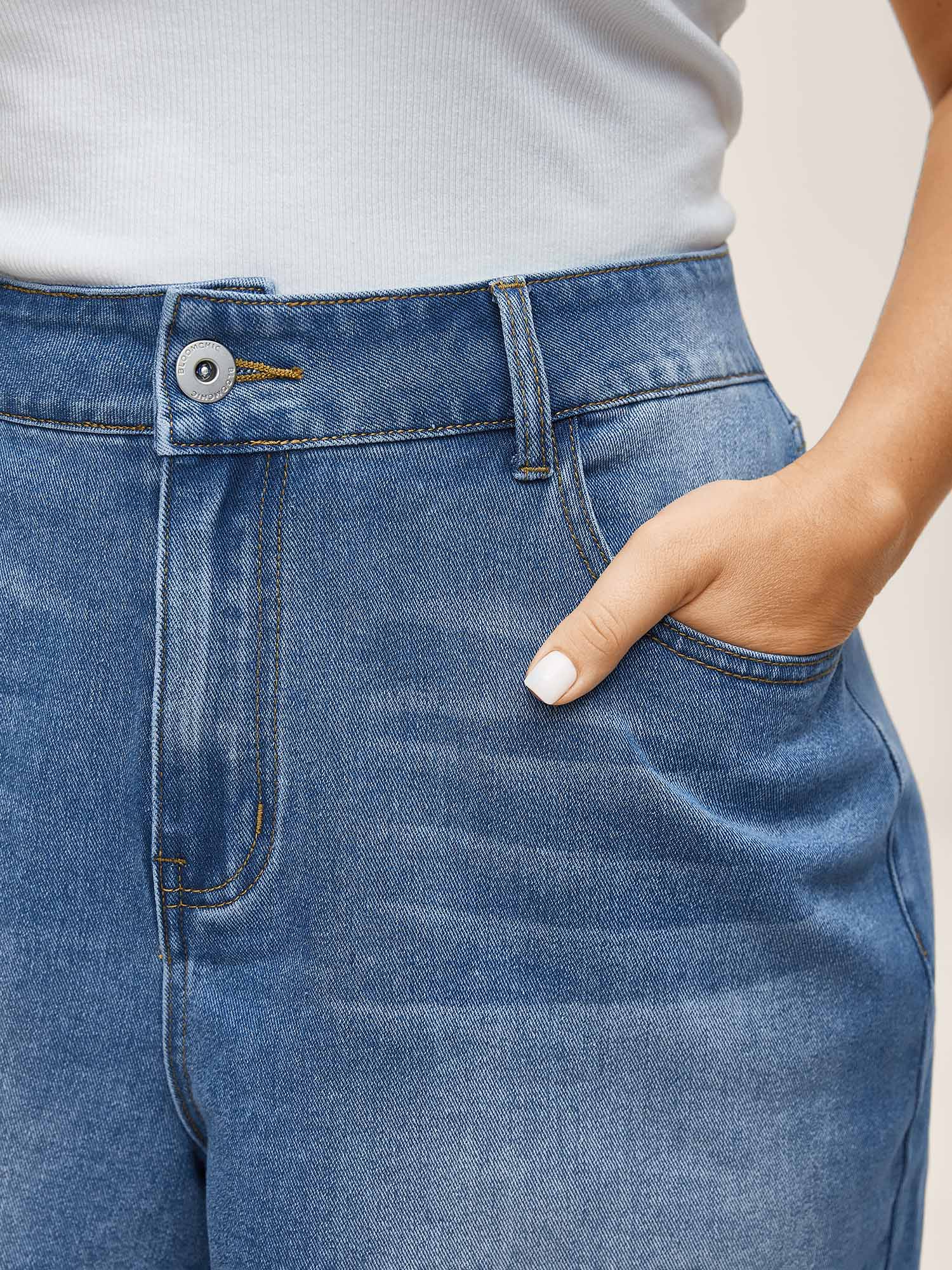 Classic High-Rise Wide Leg Denim Shorts - Image 5