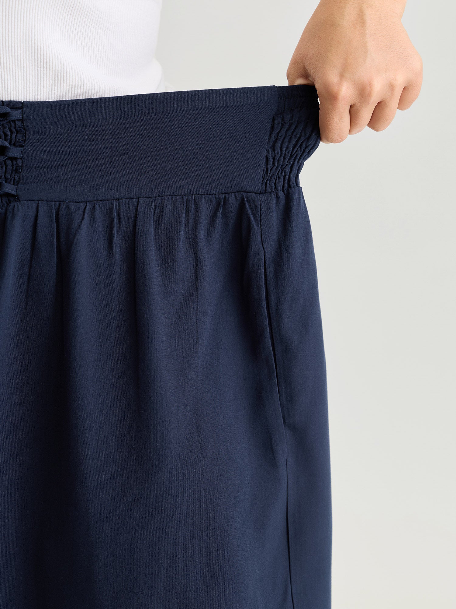 Wide Cross-Tie Waistband Pants - Image 4