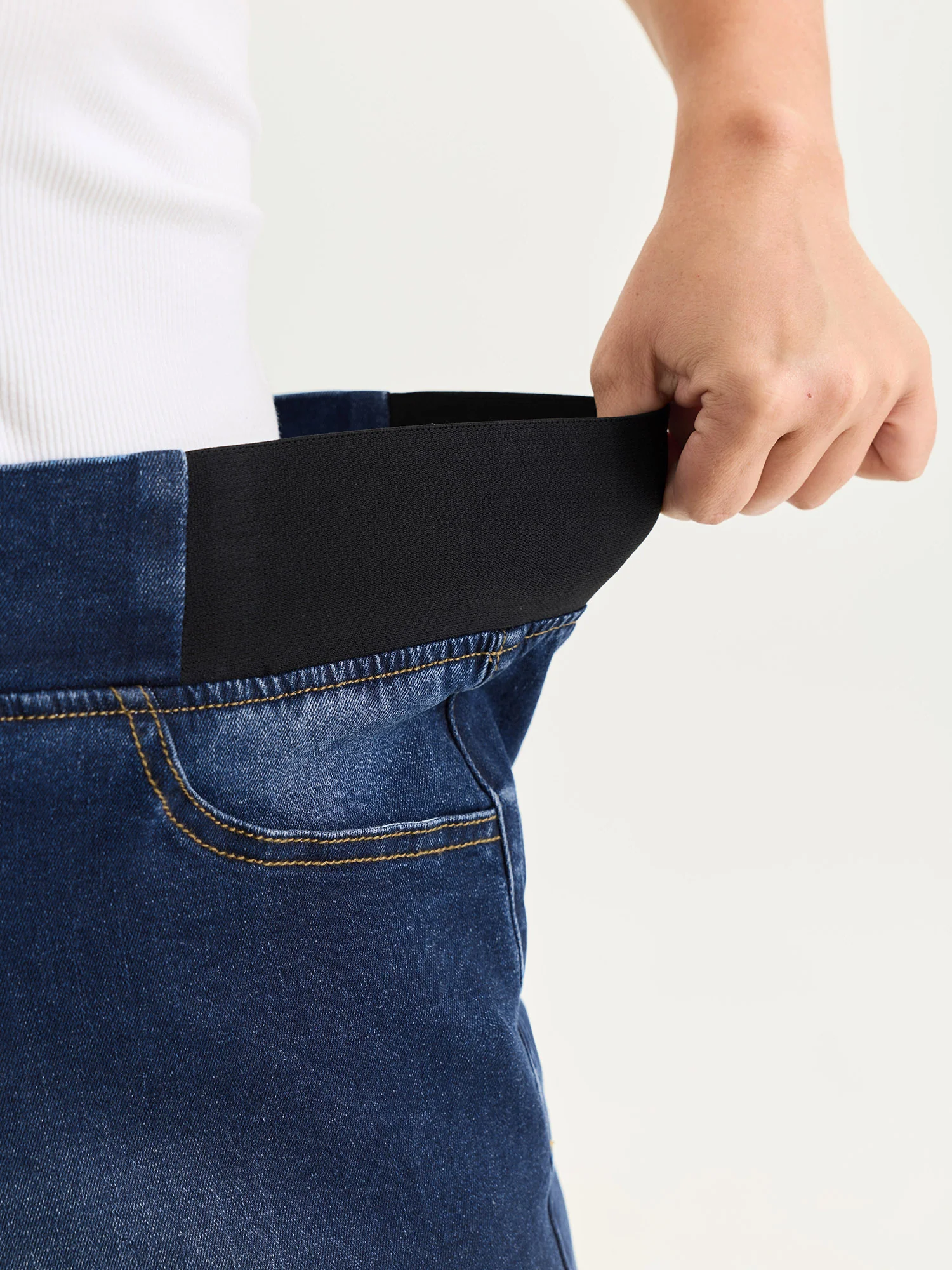 Wide Elastic Waistband Denim Shorts - Image 5