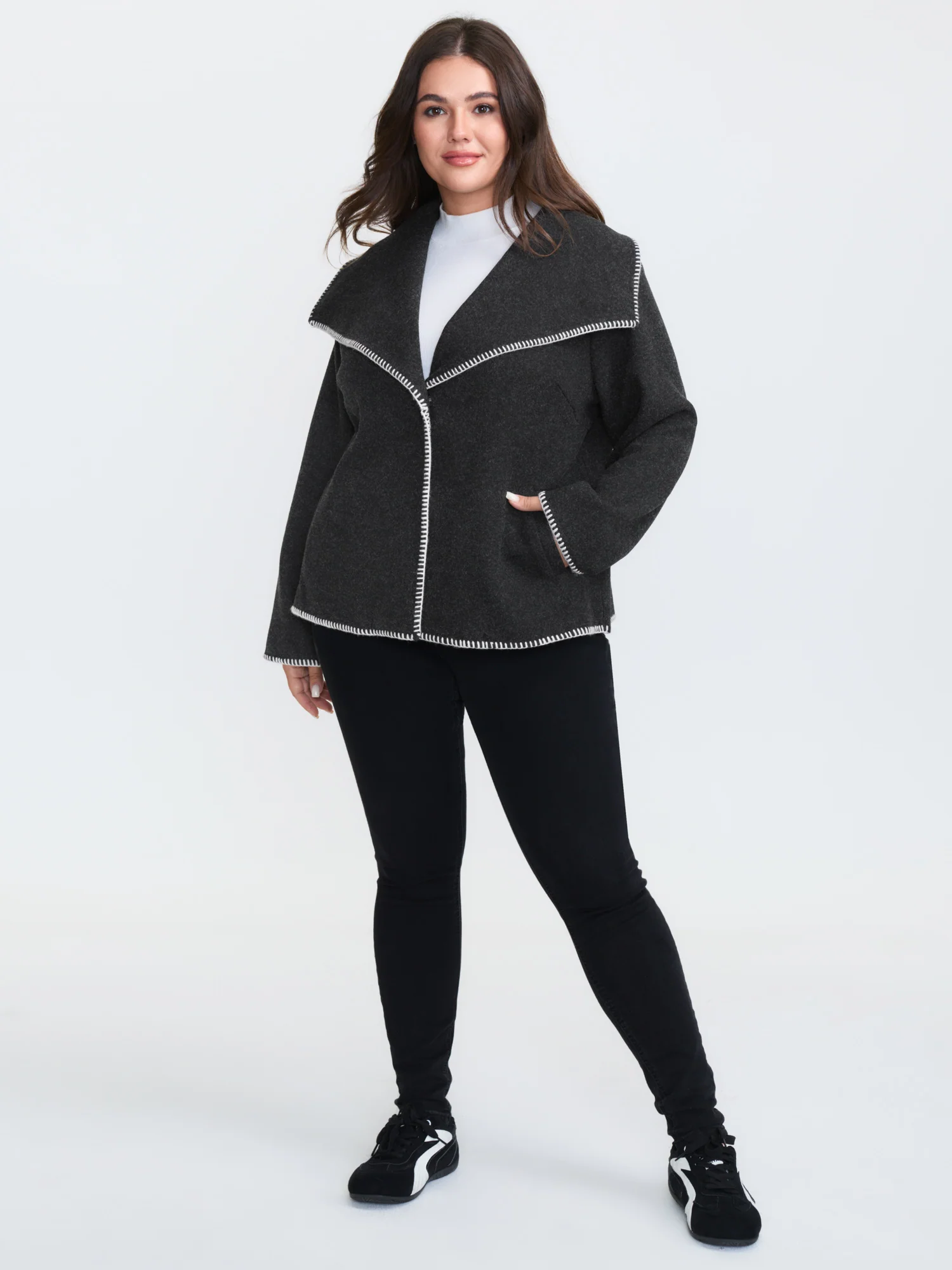 Wide Lapel Color Contrast Cropped Jacket - Image 2
