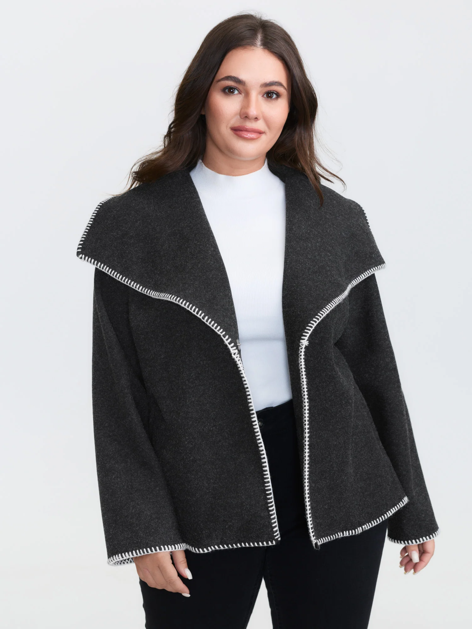 Wide Lapel Color Contrast Cropped Jacket - Image 3