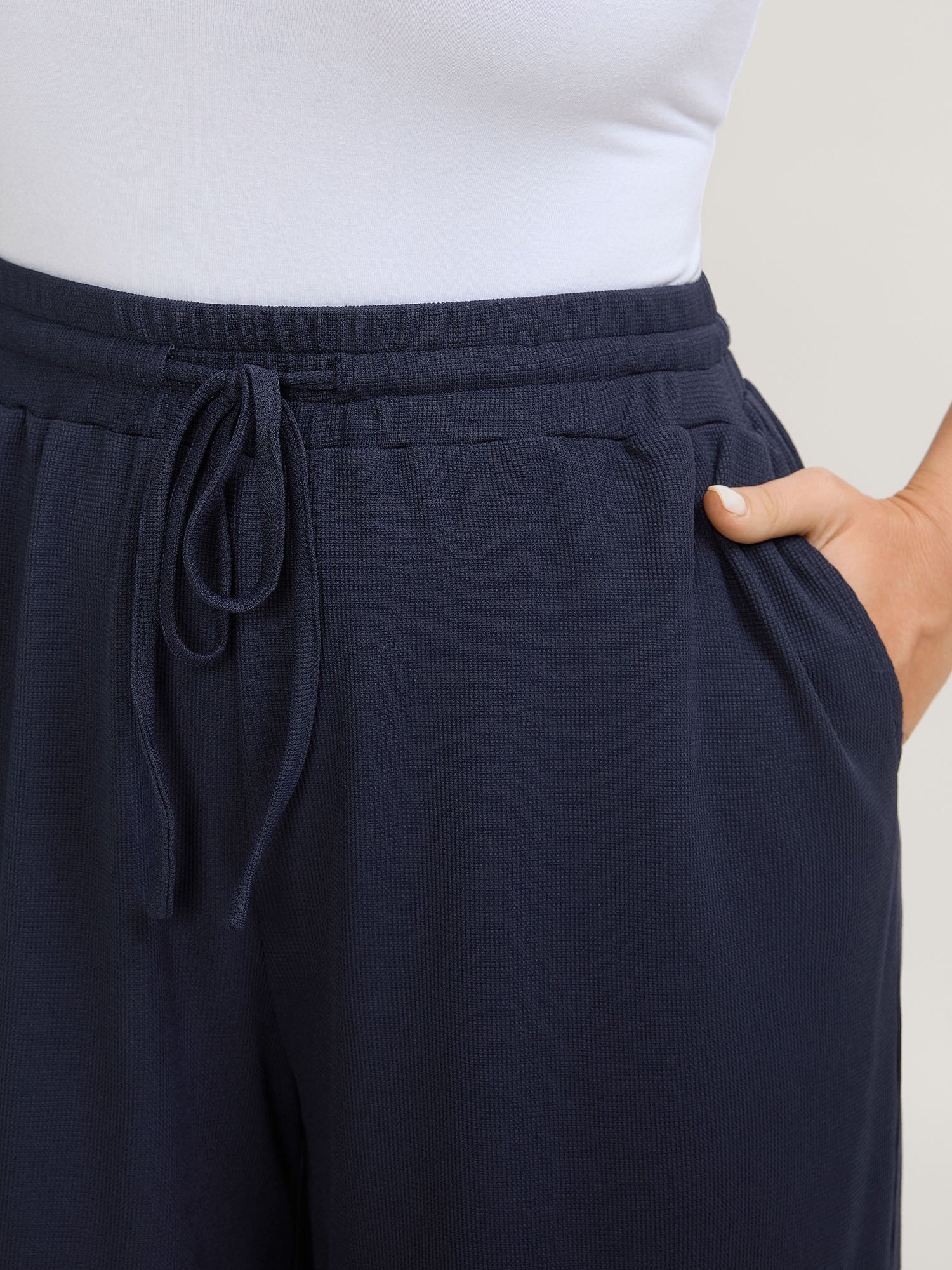 Wide Waistband Textured Wide-Leg Pants - Image 3