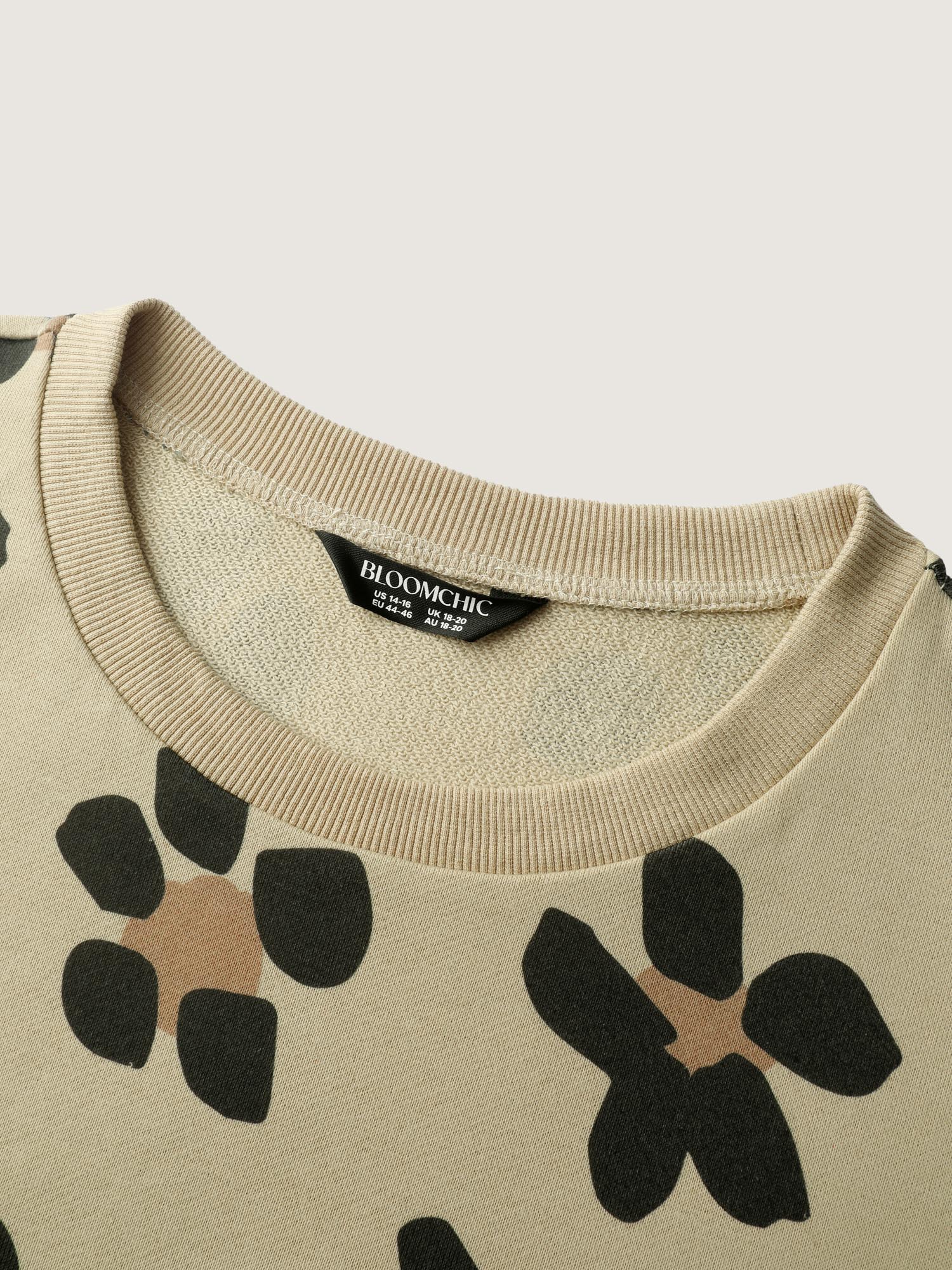 Wild Floral Print Relaxed-Fit Sweatshirt - Image 5
